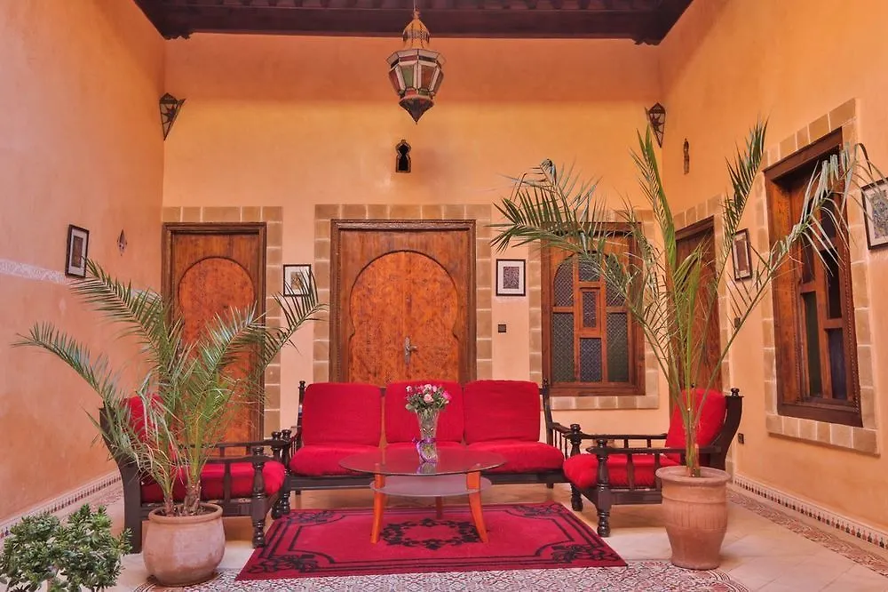 אסאוירה Riad L'Authentique מלון