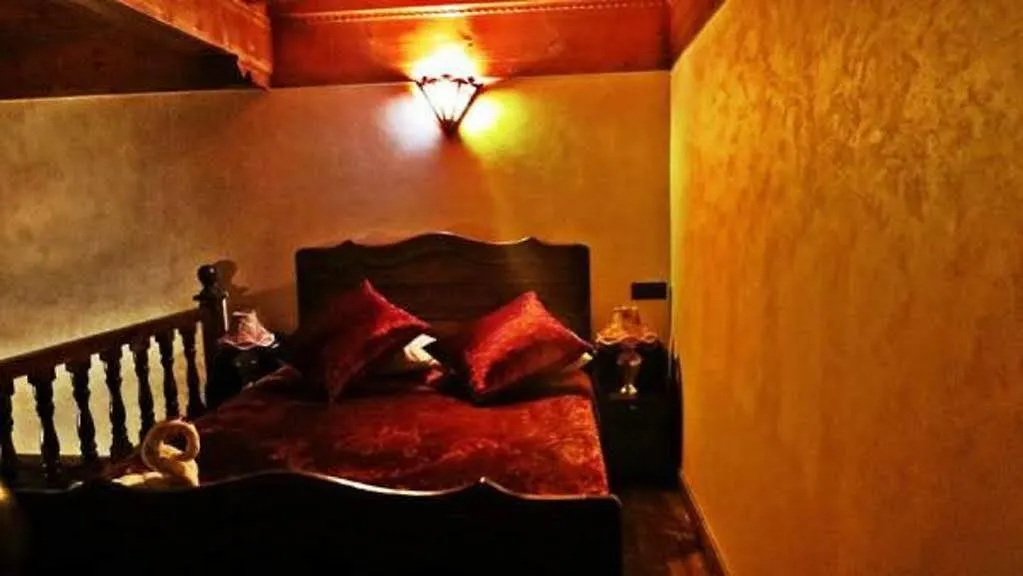 אסאוירה Riad L'Authentique מלון